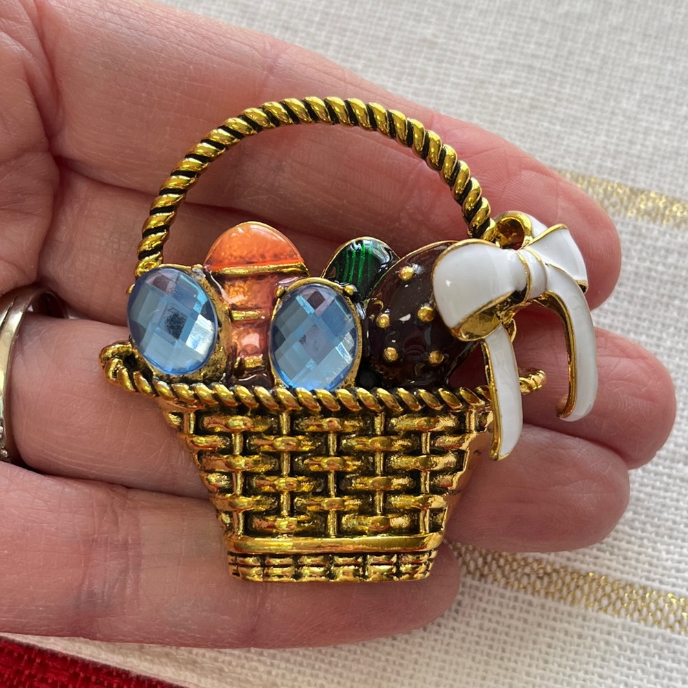 Easter Basket Brooch, deep gold with Gem Accents, NWT, 1.75x1.75”, - Picture 3 of 9